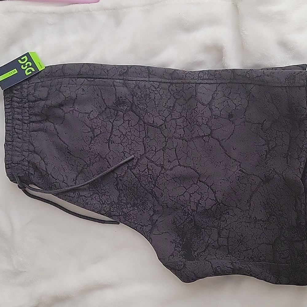 Men's  DSG Fleece print Shorts - Picture 2 of 2